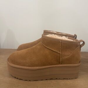 Brand new UGG mini platform boots Authentic